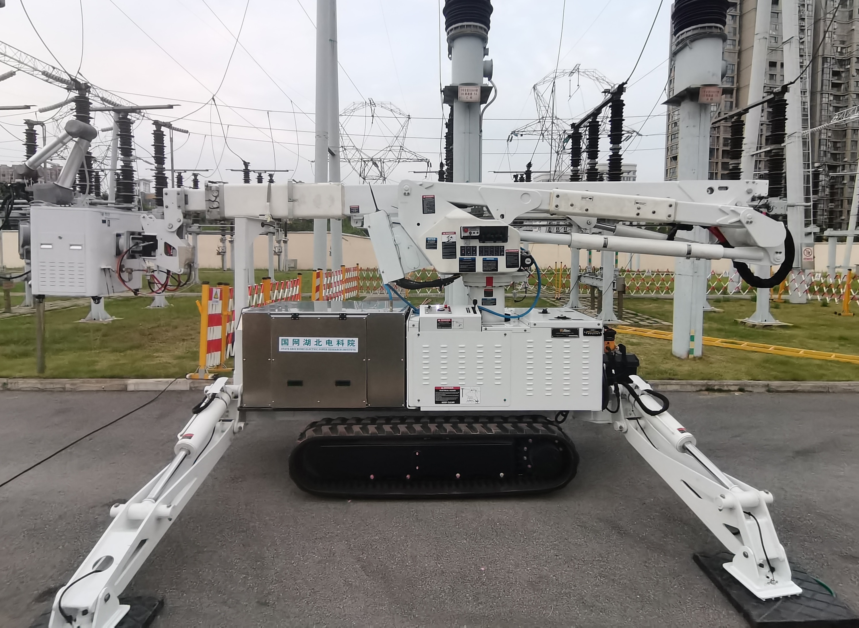 案例3-湖北电科院110kV变电站带电作业机器人项目01